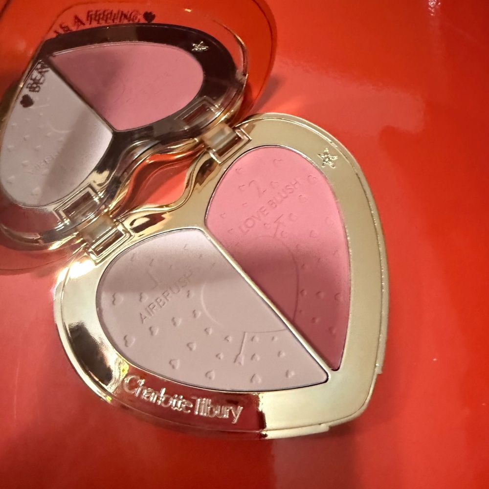 Charlotte Tilbury Heart Blush Palette - Pink and Cream